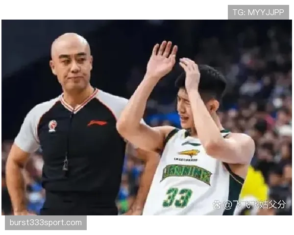 场内犯规和场外犯规的判罚规则有哪些关键区别? 场内犯规和场外犯规的判罚规则有哪些关键区别?